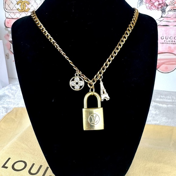 Louis Vuitton Vintage Lock # 228 Pendant Necklace with charms - Picture 1 of 5